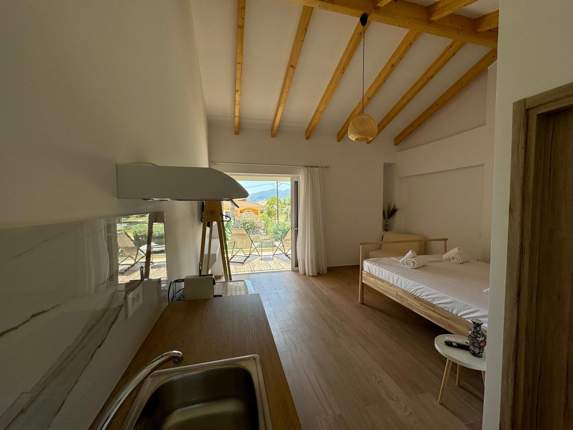 Nikludin Suites & Studios Laganas Luaran gambar